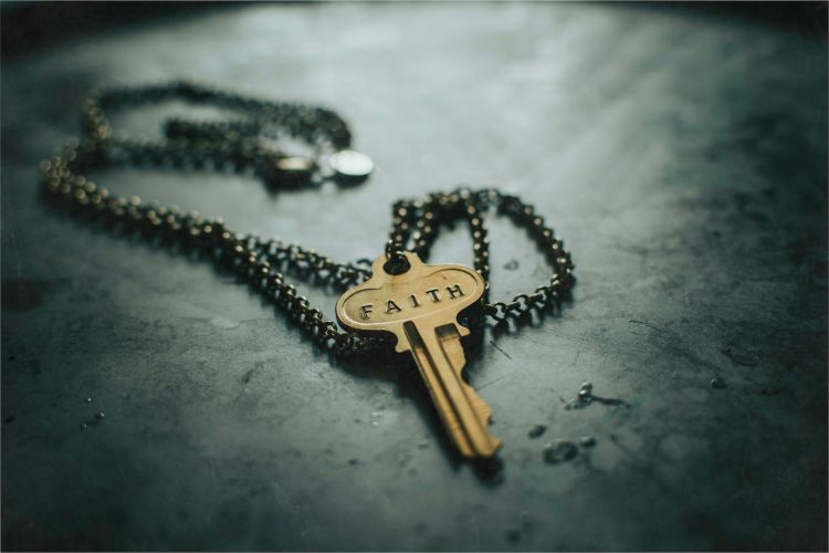 gold key pendant